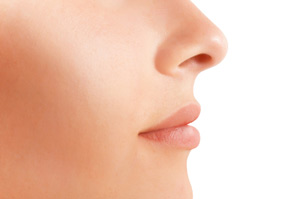 Dr Artur Broma - zabiegi twarz - korekcja nosa